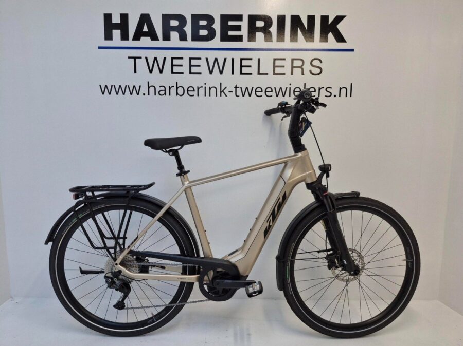 Ktm MACINA STYLE 740 van &euro;3995 voor &euro;2899 2023